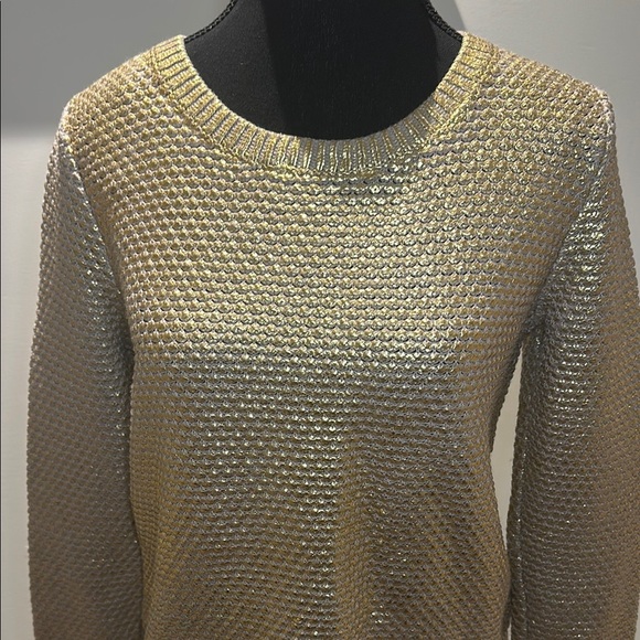 H&M Cream Crew Neck Sweater with Textured Knit and Relaxed Fit - Picture 2 of 7